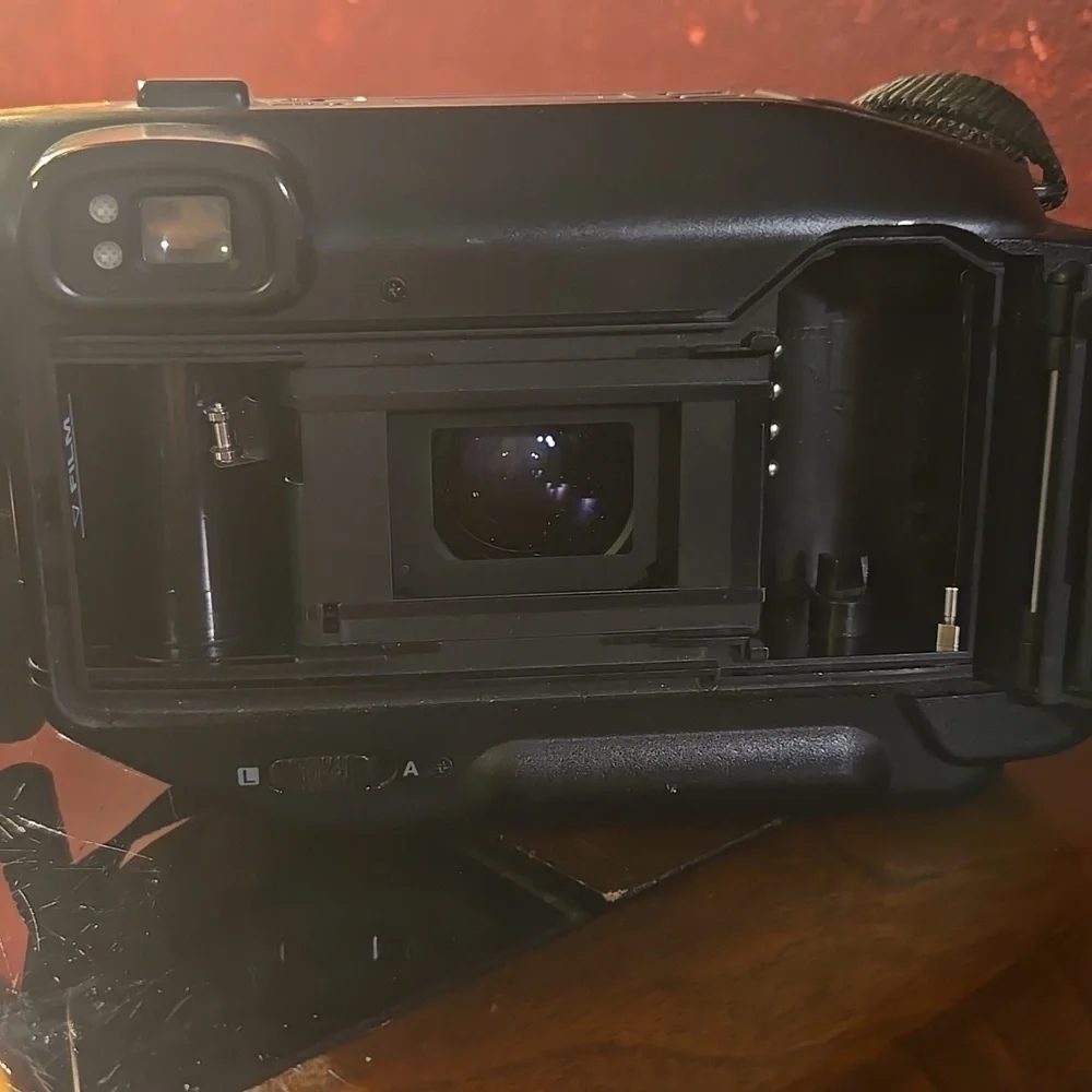 Canon Autoboy Zoom Super Point & Shoot 35mm Film Camera w/Case - Not Tested